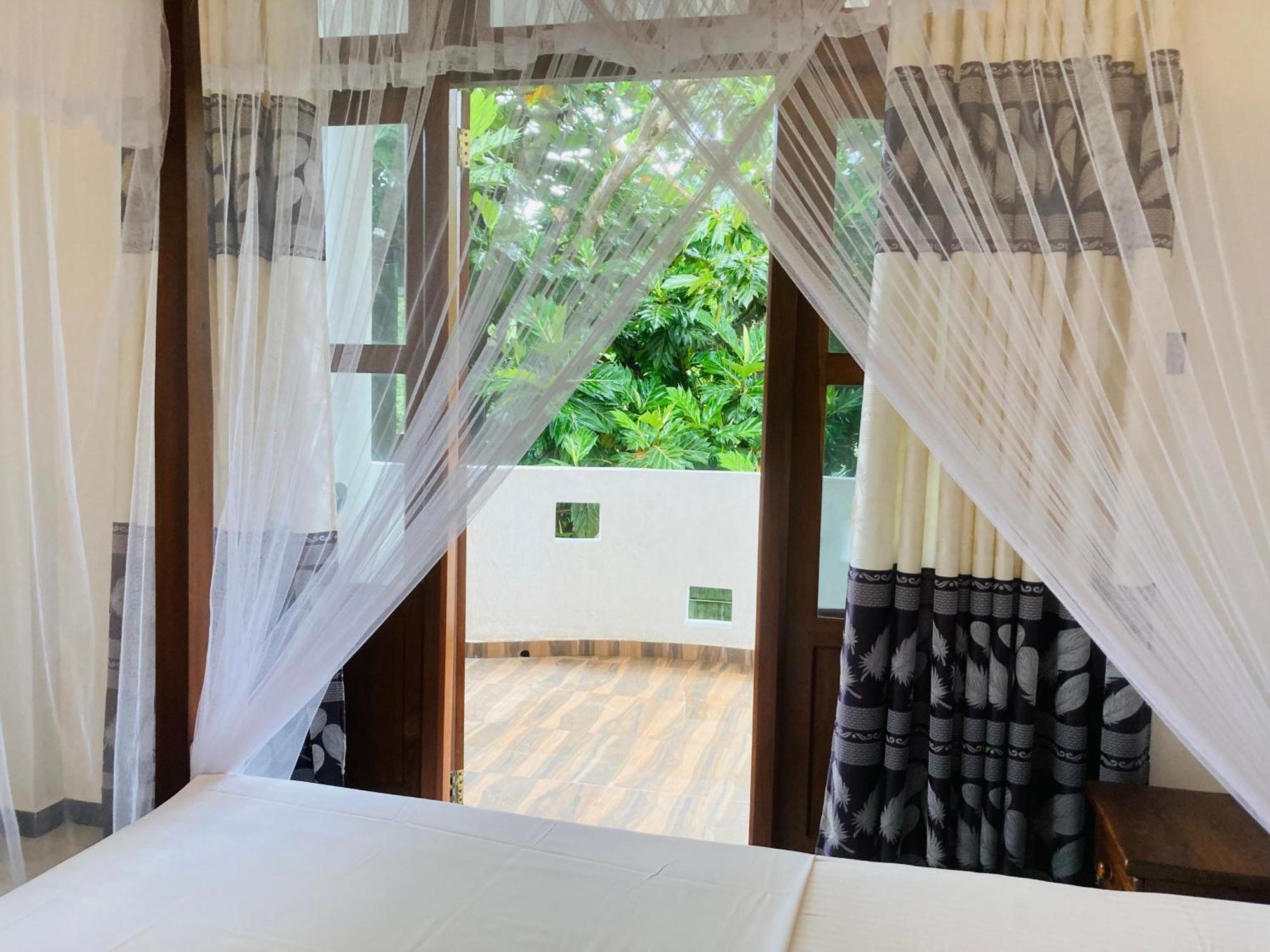 Horizon Guest House Mirissa Exterior photo